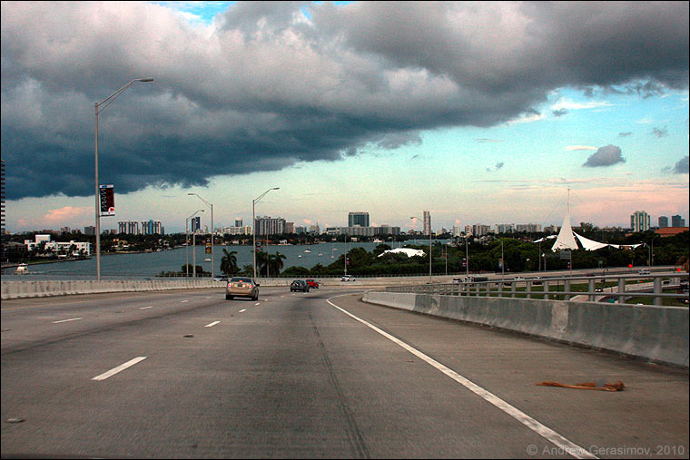 ������-���